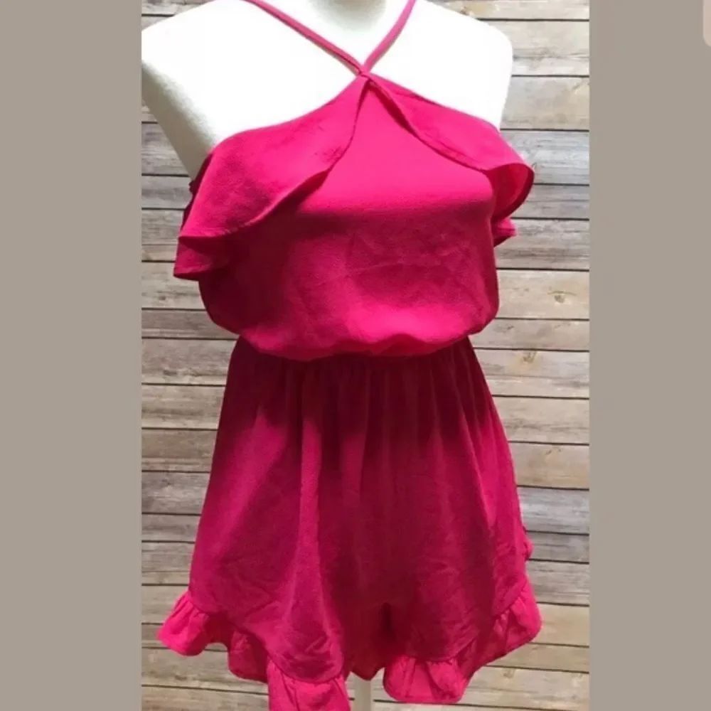 ✨ Monteau Los Angeles Ruffle Romper ✨ - Picture 3 of 5